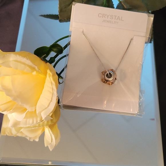 🎉HOST PICK🎉NEW SWAROVSKI CRYSTAL NECKLACE - Picture 6 of 7